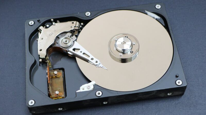 Pevný disk (hard disk, nebo také HDD), SSD a jejich rozdíly